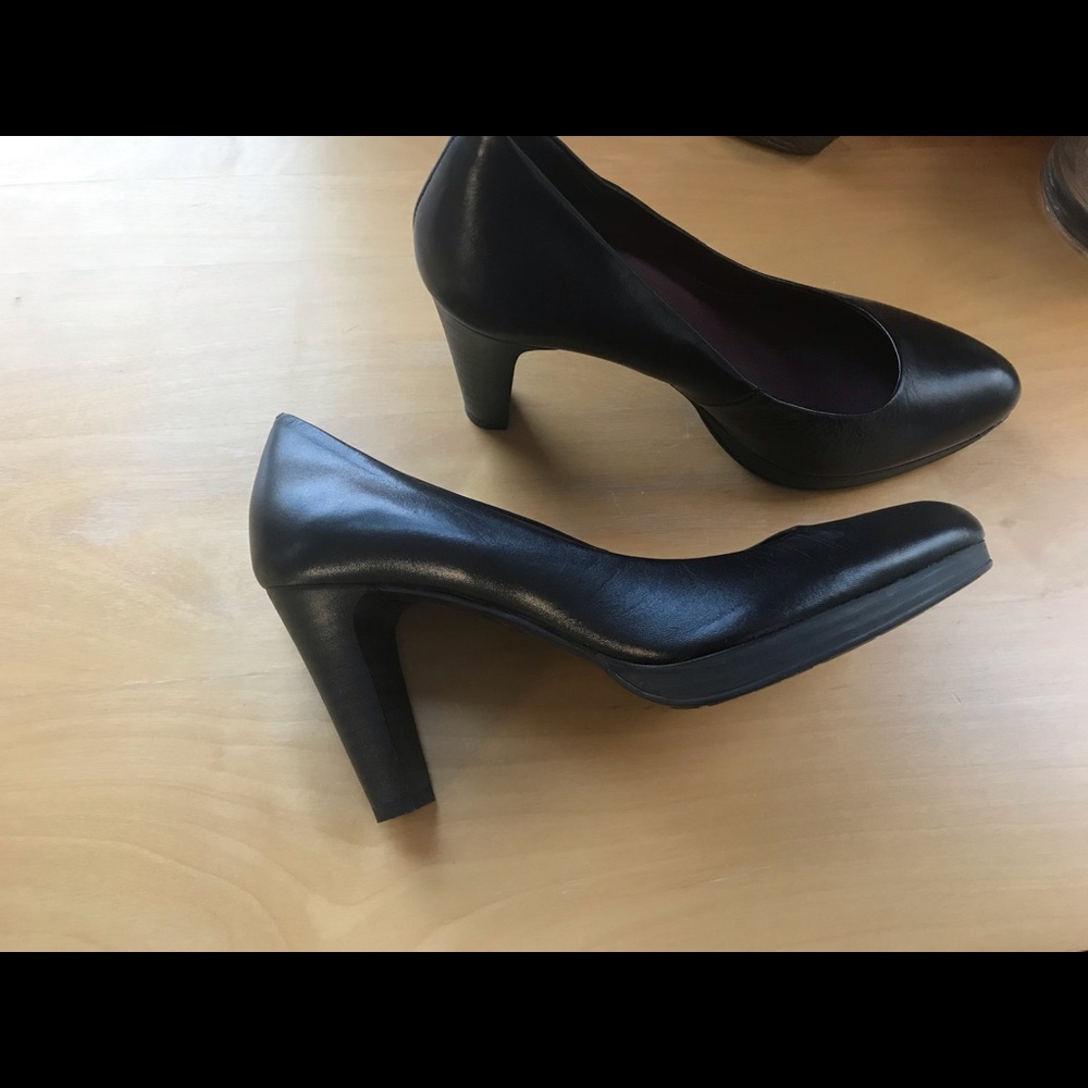 Betty Barclays Black Heels